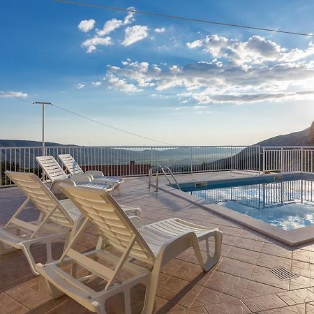 Holiday Home Urlovic Груда Экстерьер фото
