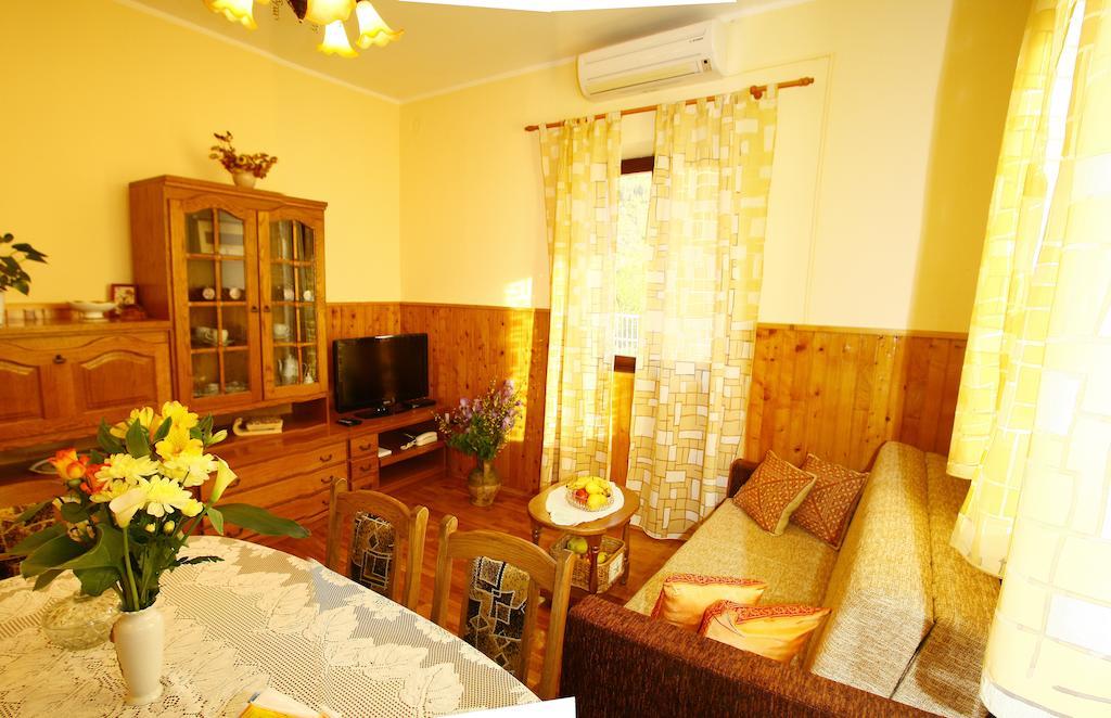 Holiday Home Urlovic Груда Номер фото