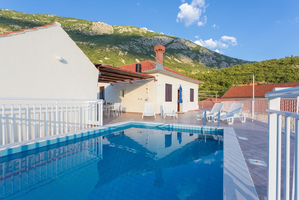 Holiday Home Urlovic Груда Экстерьер фото