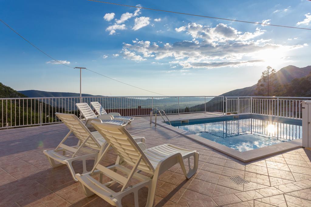 Holiday Home Urlovic Груда Экстерьер фото