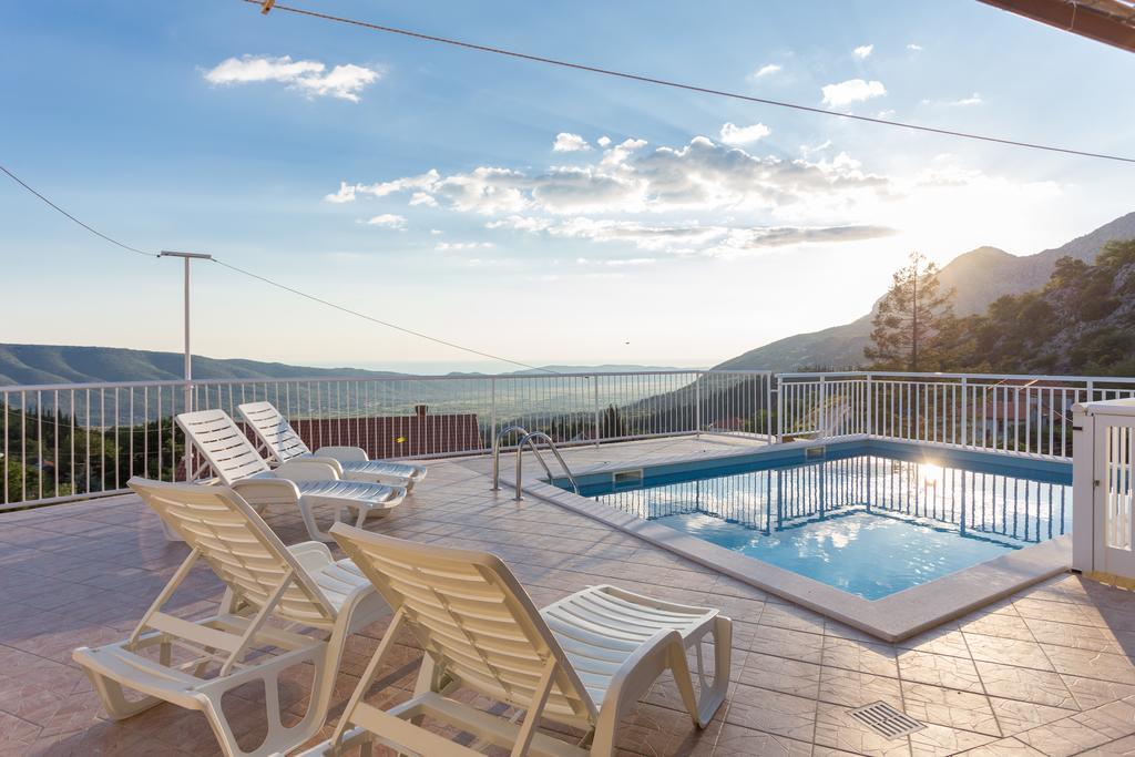 Holiday Home Urlovic Груда Экстерьер фото
