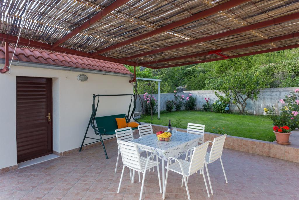 Holiday Home Urlovic Груда Экстерьер фото