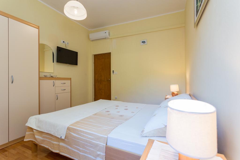 Holiday Home Urlovic Груда Экстерьер фото