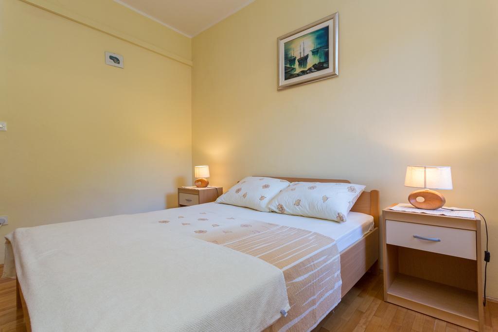 Holiday Home Urlovic Груда Экстерьер фото