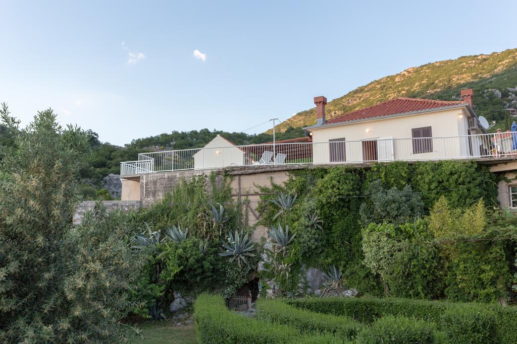 Holiday Home Urlovic Груда Экстерьер фото
