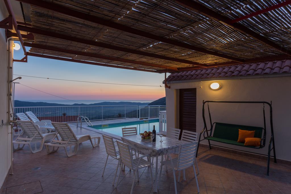 Holiday Home Urlovic Груда Экстерьер фото