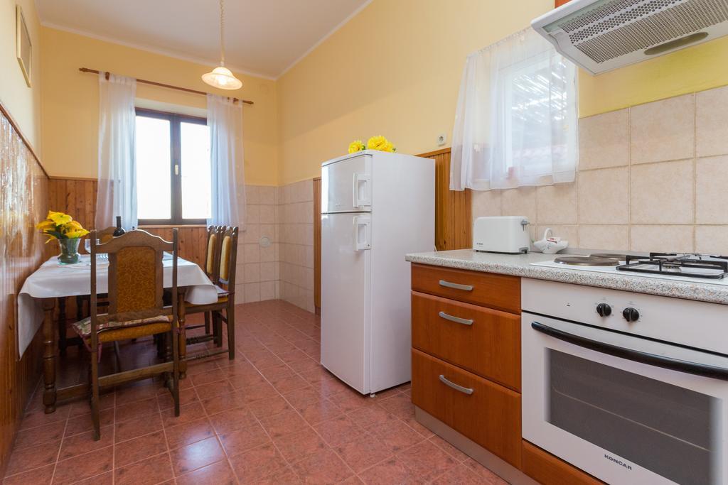 Holiday Home Urlovic Груда Экстерьер фото
