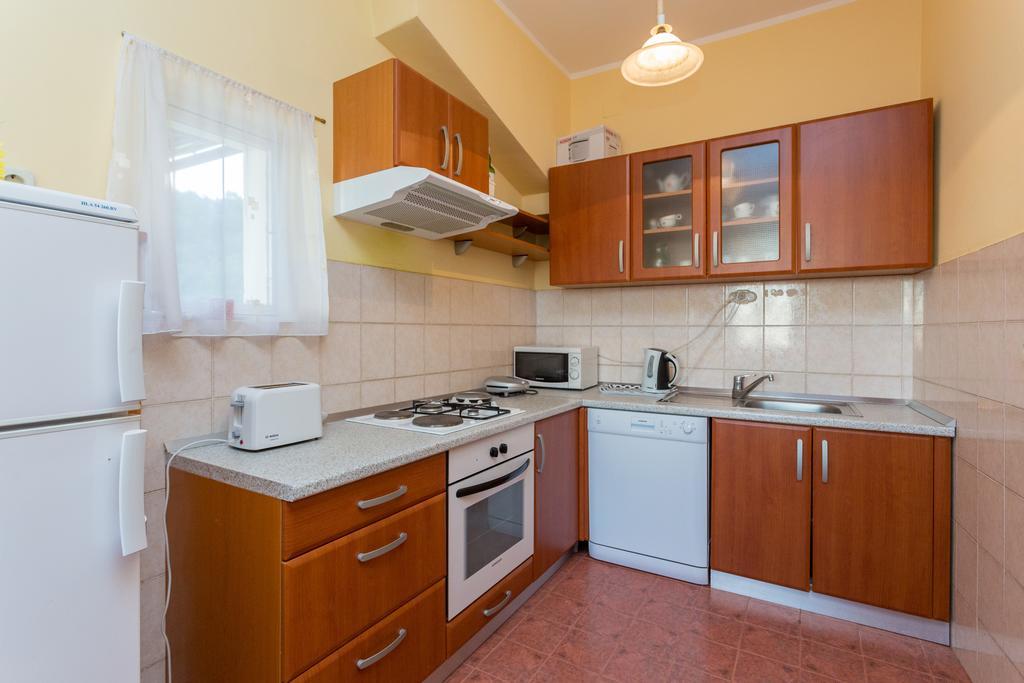 Holiday Home Urlovic Груда Экстерьер фото