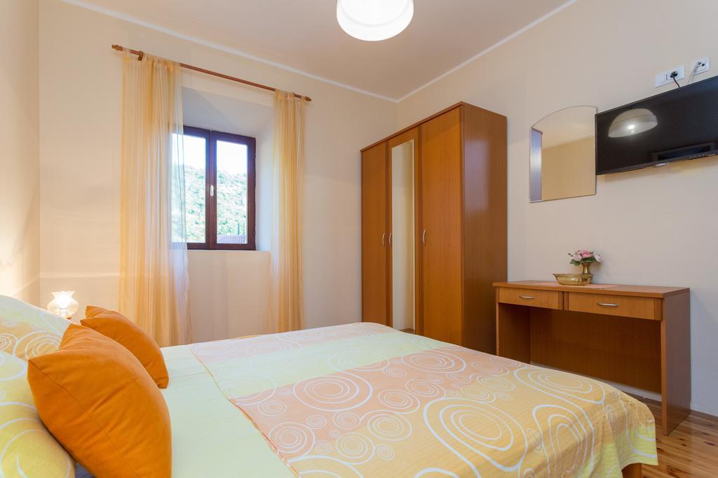 Holiday Home Urlovic Груда Экстерьер фото